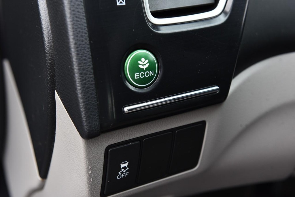 Honda Civic Sedan Vehicle Image 09