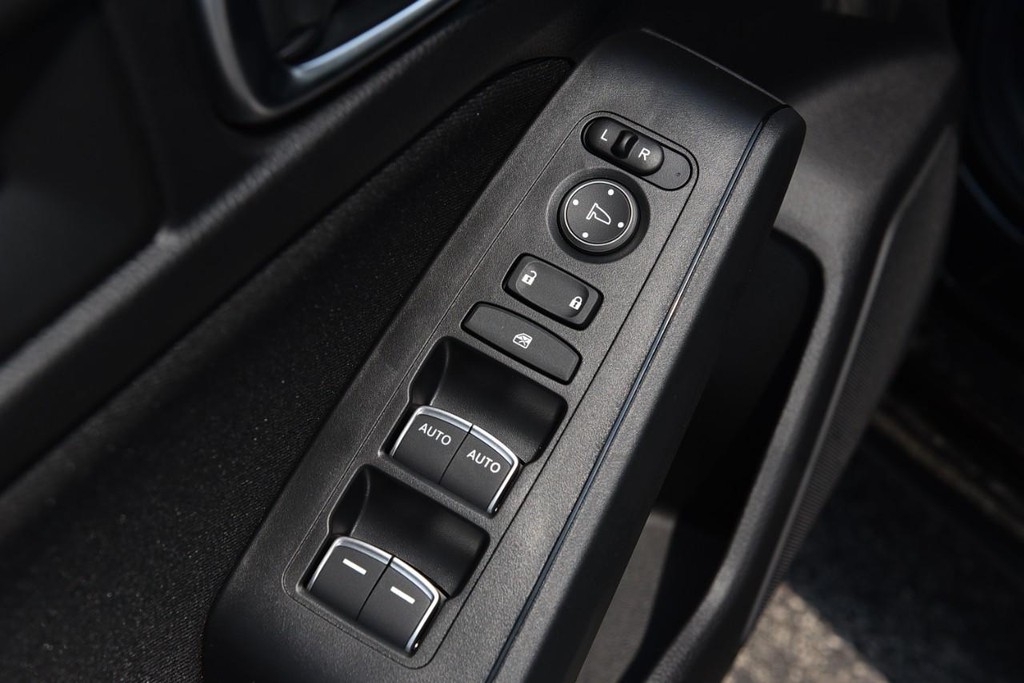 Honda Civic Hatchback Vehicle Image 08