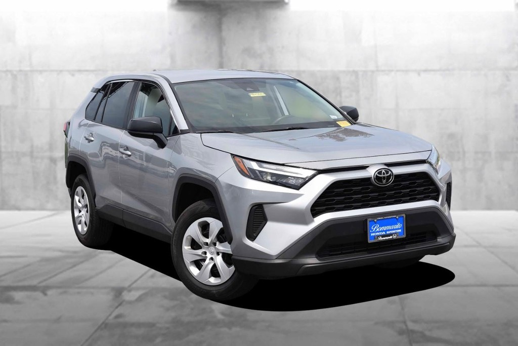 Toyota RAV4 Vehicle Image 02
