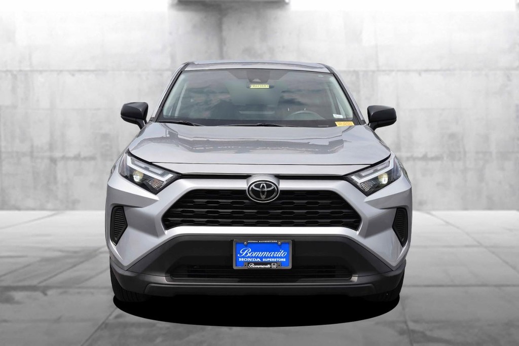 Toyota RAV4 Vehicle Image 04