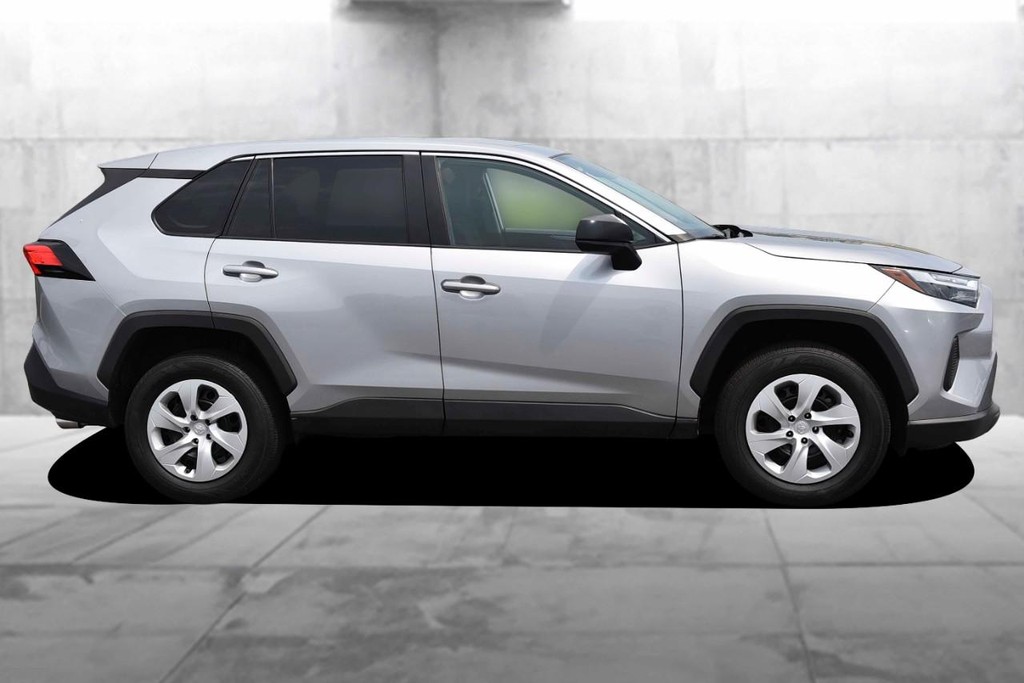 Toyota RAV4 Vehicle Image 05
