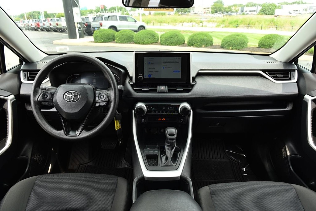 Toyota RAV4 Vehicle Image 07