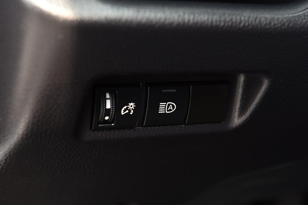 Toyota RAV4 Vehicle Image 09