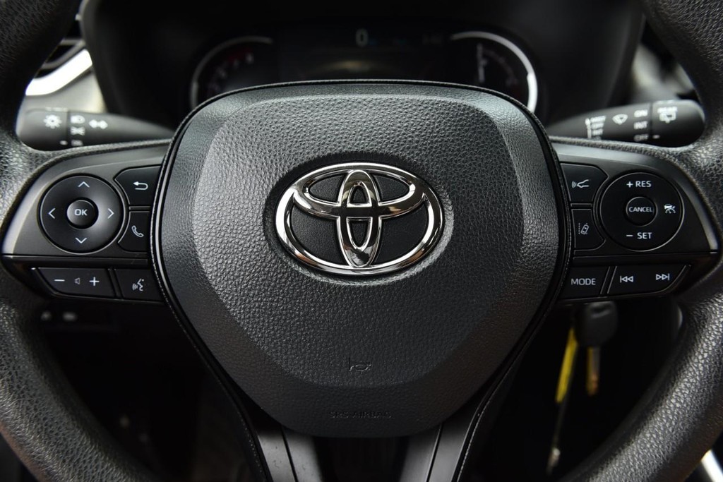 Toyota RAV4 Vehicle Image 15