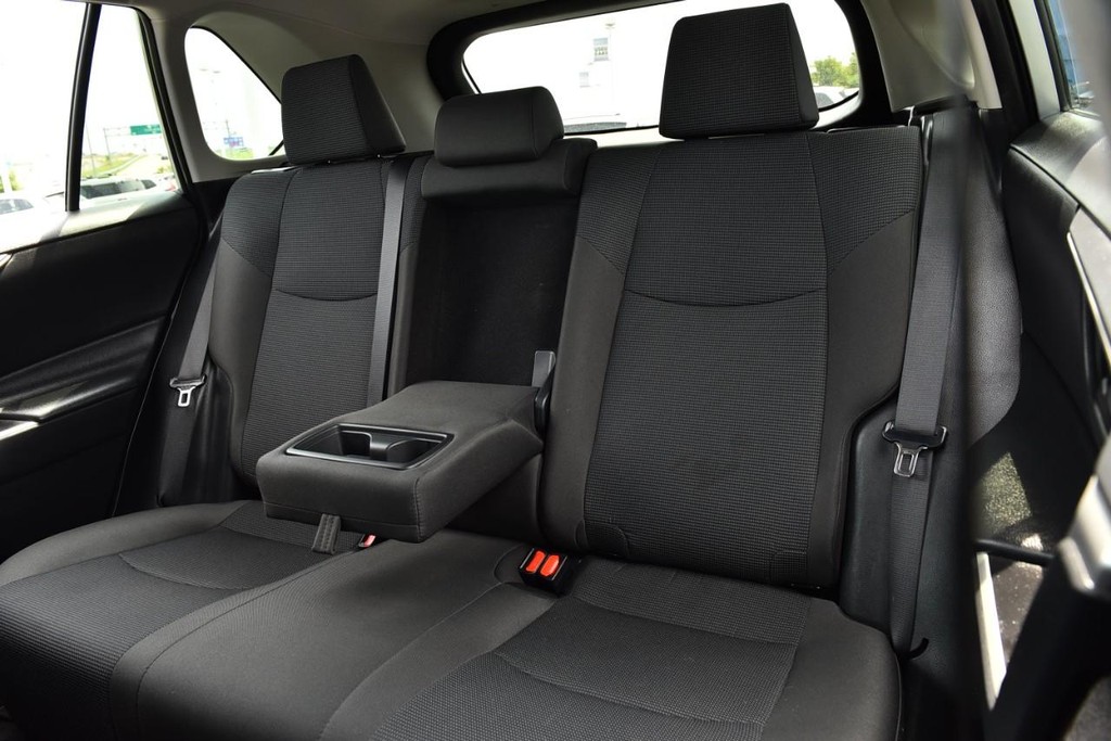 Toyota RAV4 Vehicle Image 18