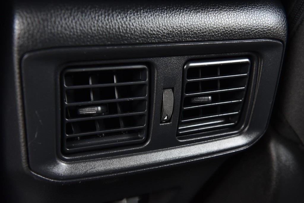Toyota RAV4 Vehicle Image 19