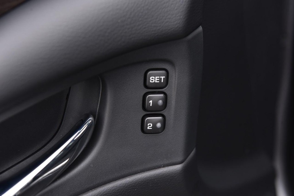 Nissan Murano Vehicle Image 09