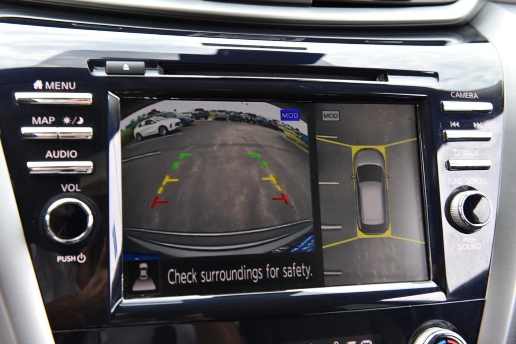 Nissan Murano Vehicle Image 14