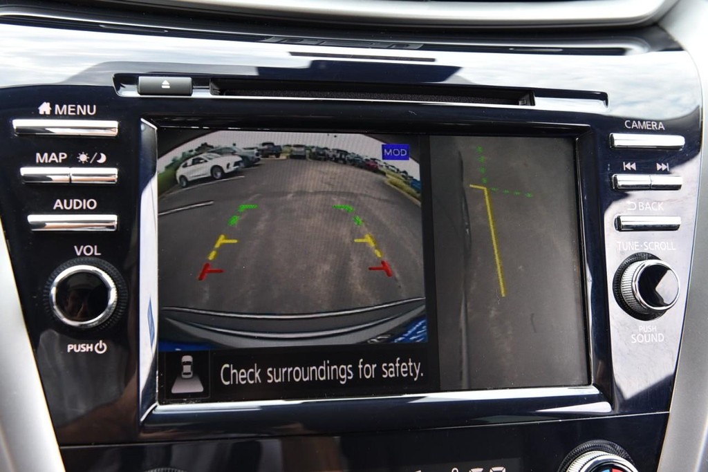 Nissan Murano Vehicle Image 15