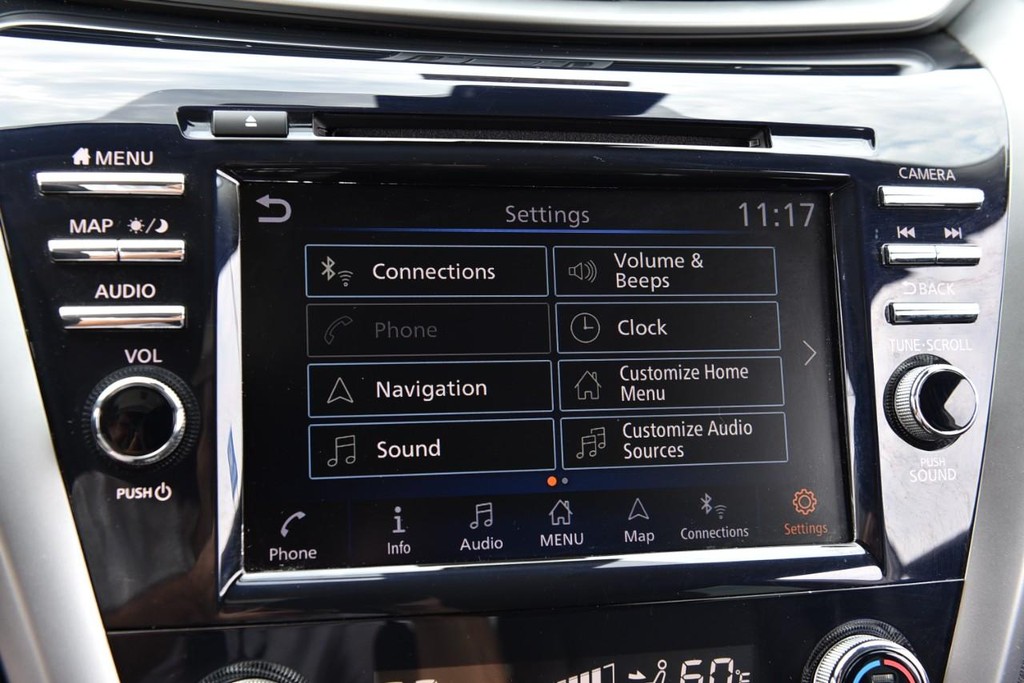 Nissan Murano Vehicle Image 17