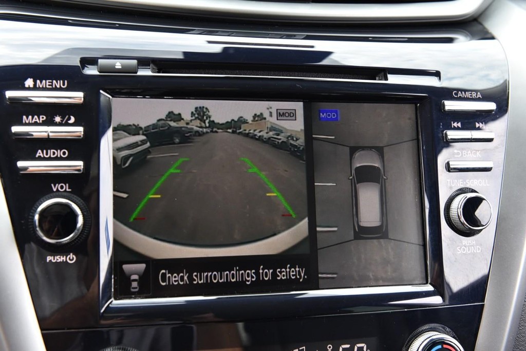 Nissan Murano Vehicle Image 18