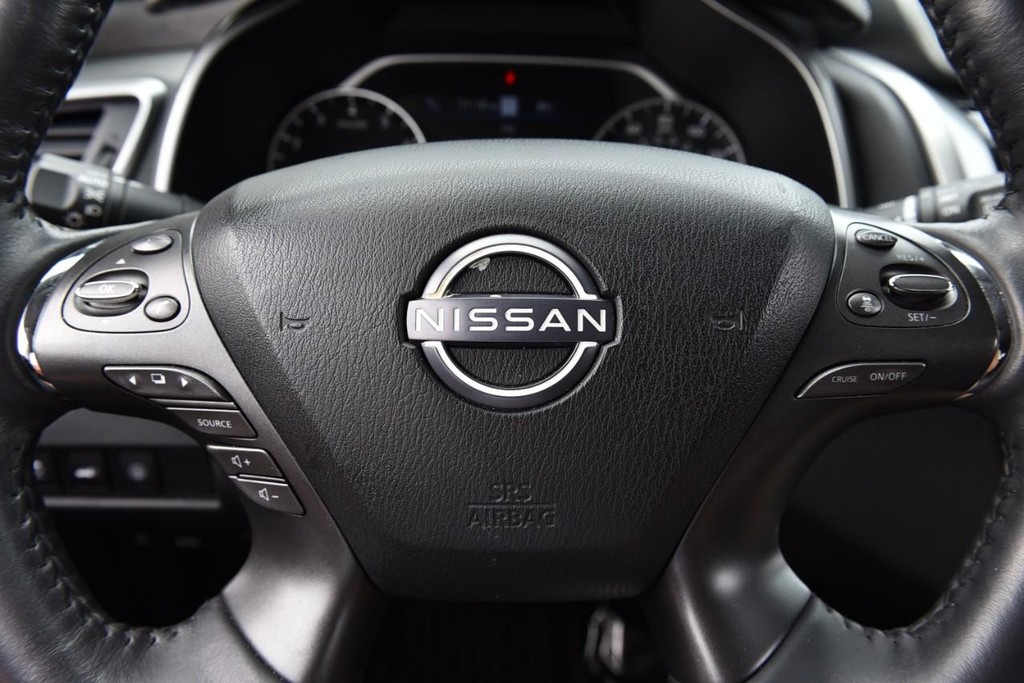 Nissan Murano Vehicle Image 22