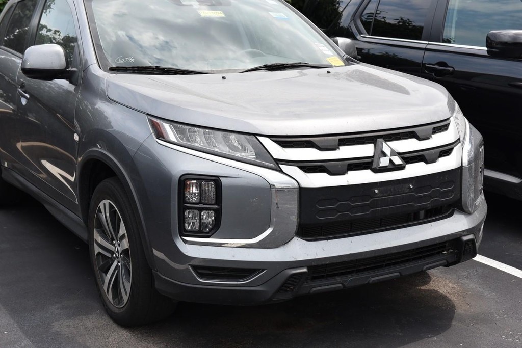 Mitsubishi Outlander Sport Vehicle Image 02
