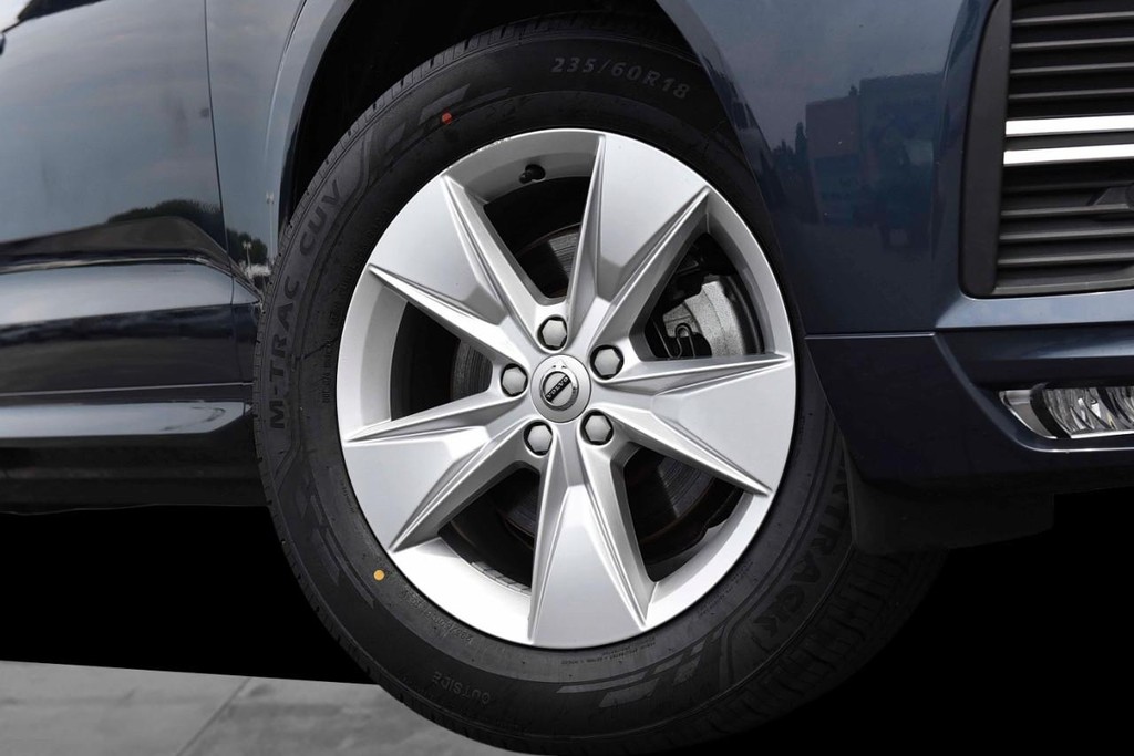 Volvo XC60 Vehicle Image 03