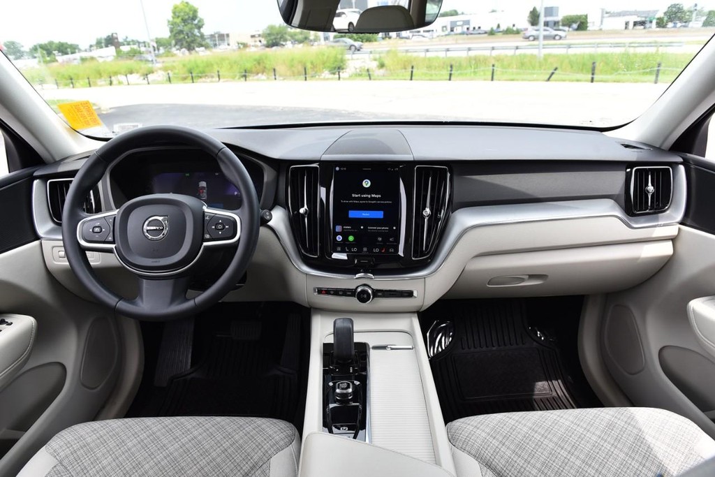 Volvo XC60 Vehicle Image 07