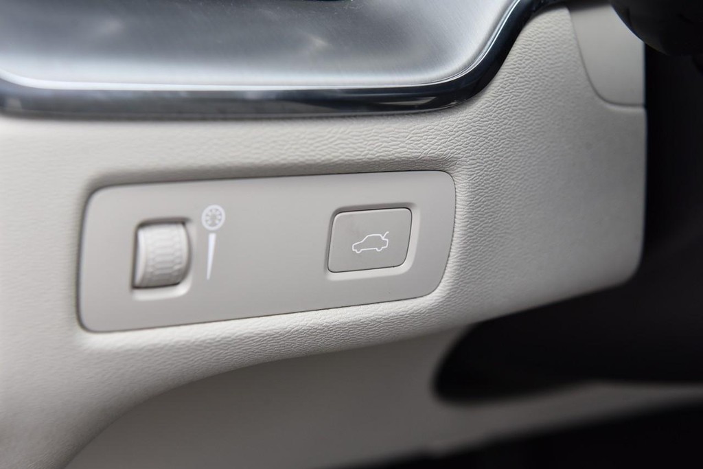 Volvo XC60 Vehicle Image 11