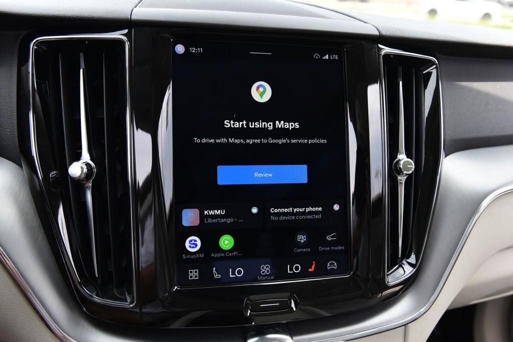 Volvo XC60 Vehicle Image 15