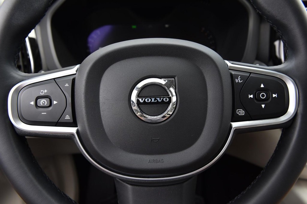 Volvo XC60 Vehicle Image 18