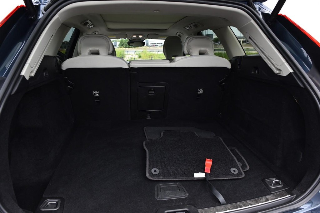 Volvo XC60 Vehicle Image 23