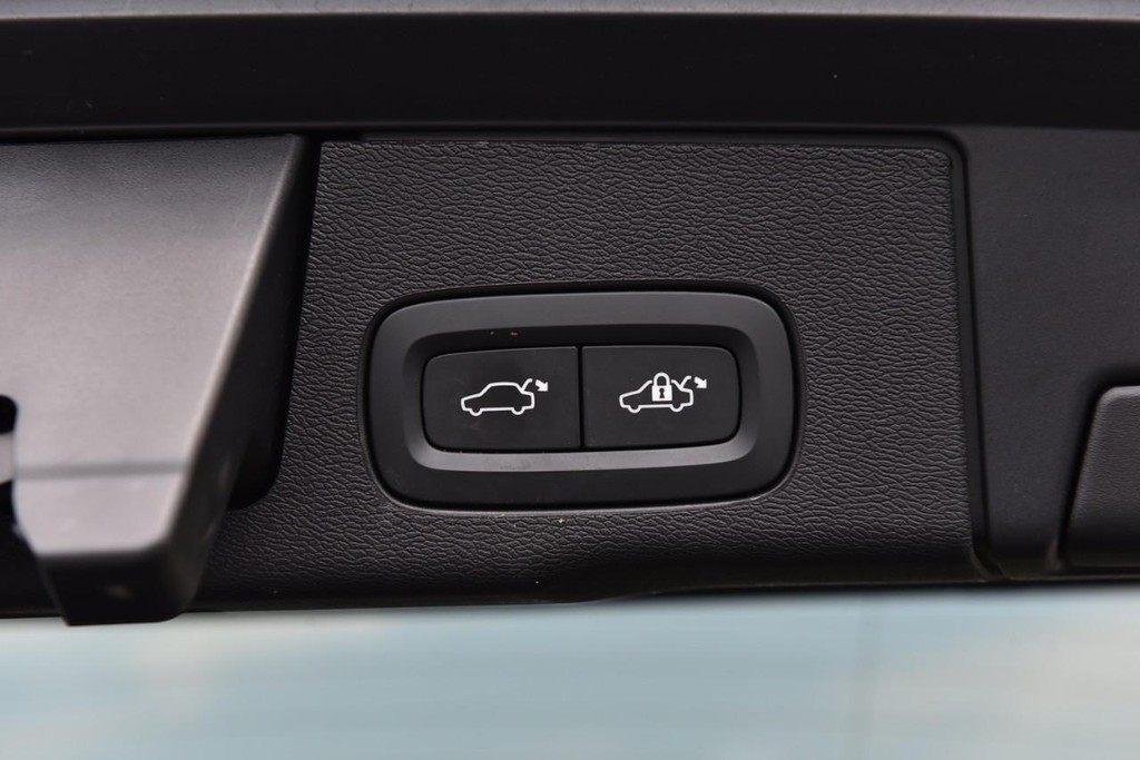Volvo XC60 Vehicle Image 24