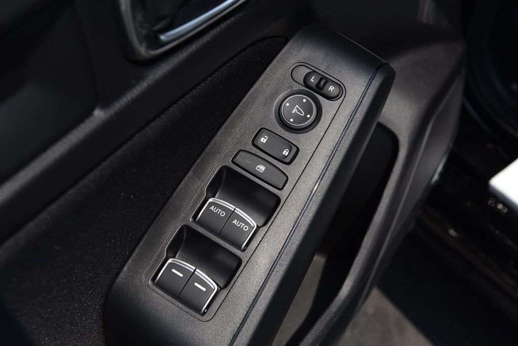 Honda Civic Hatchback Vehicle Image 08