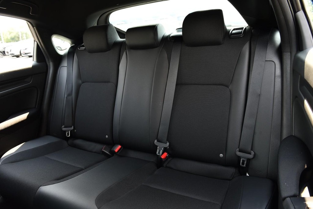 Honda Civic Hatchback Vehicle Image 22