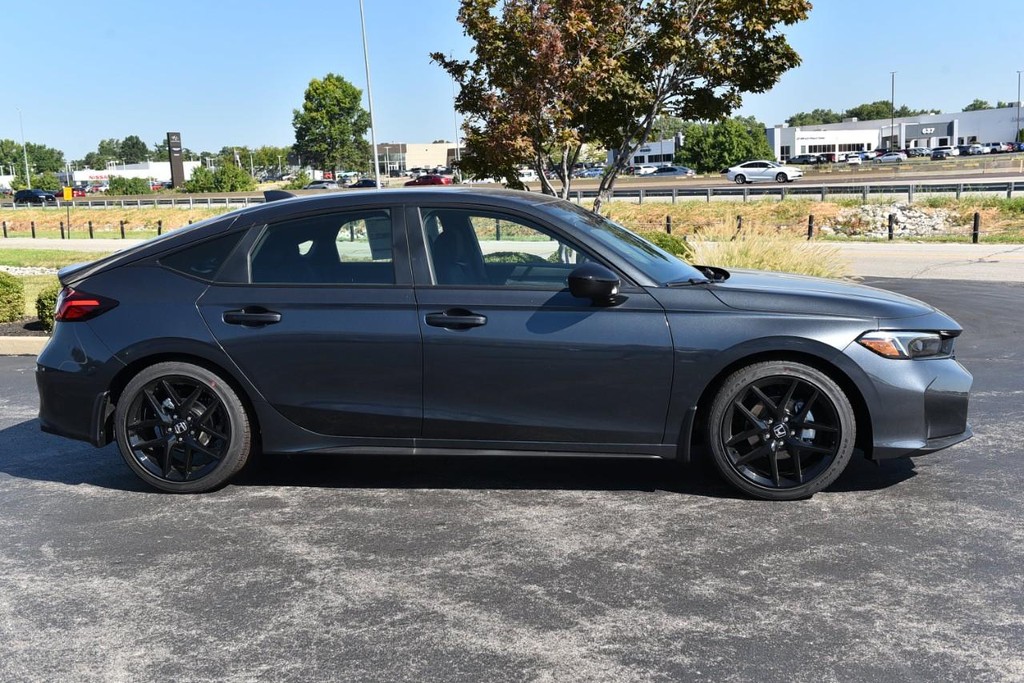 Honda Civic Hatchback Vehicle Image 05