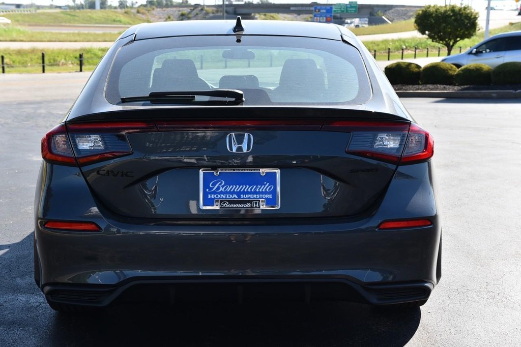 Honda Civic Hatchback Vehicle Image 06