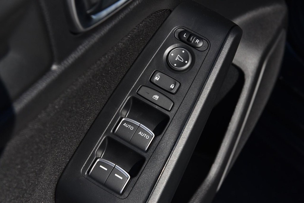 Honda Civic Hatchback Vehicle Image 08