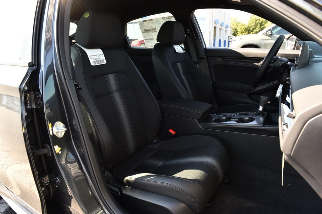 Honda Civic Hatchback Vehicle Image 21