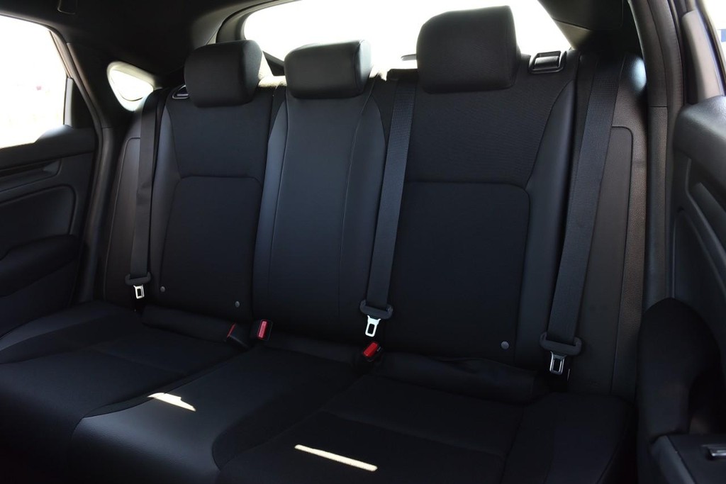 Honda Civic Hatchback Vehicle Image 22