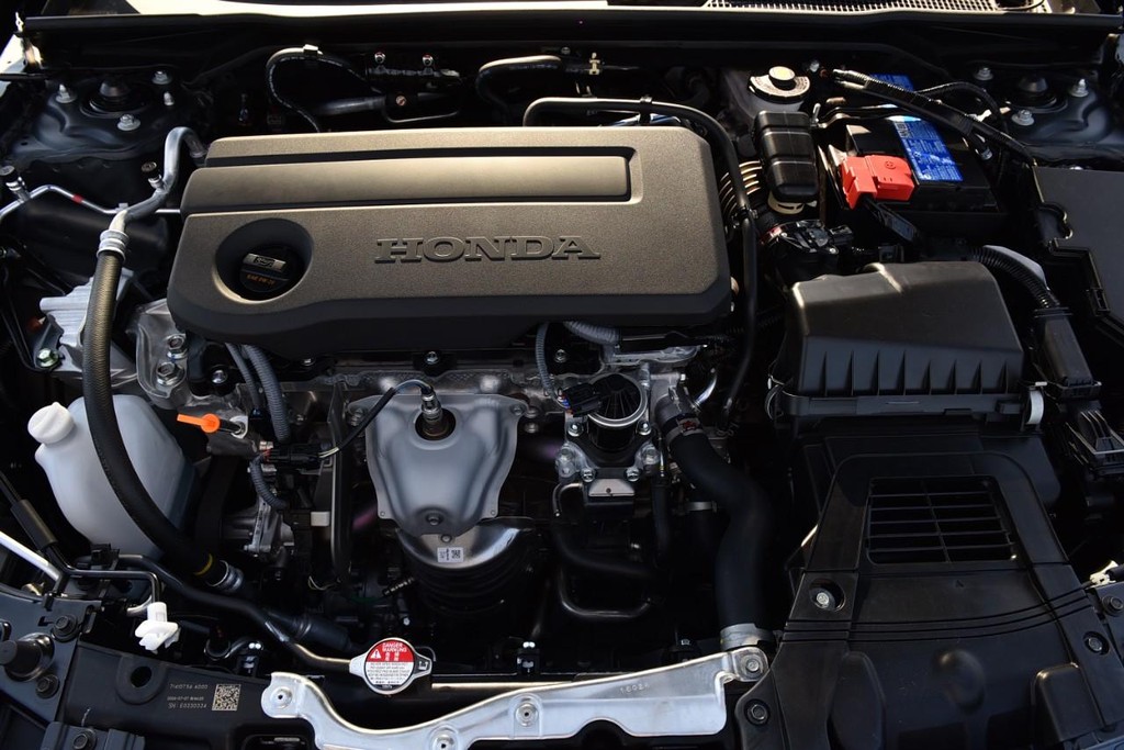 Honda Civic Hatchback Vehicle Image 24