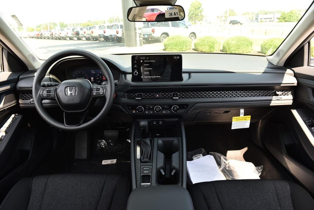 Honda Accord Sedan Vehicle Image 07