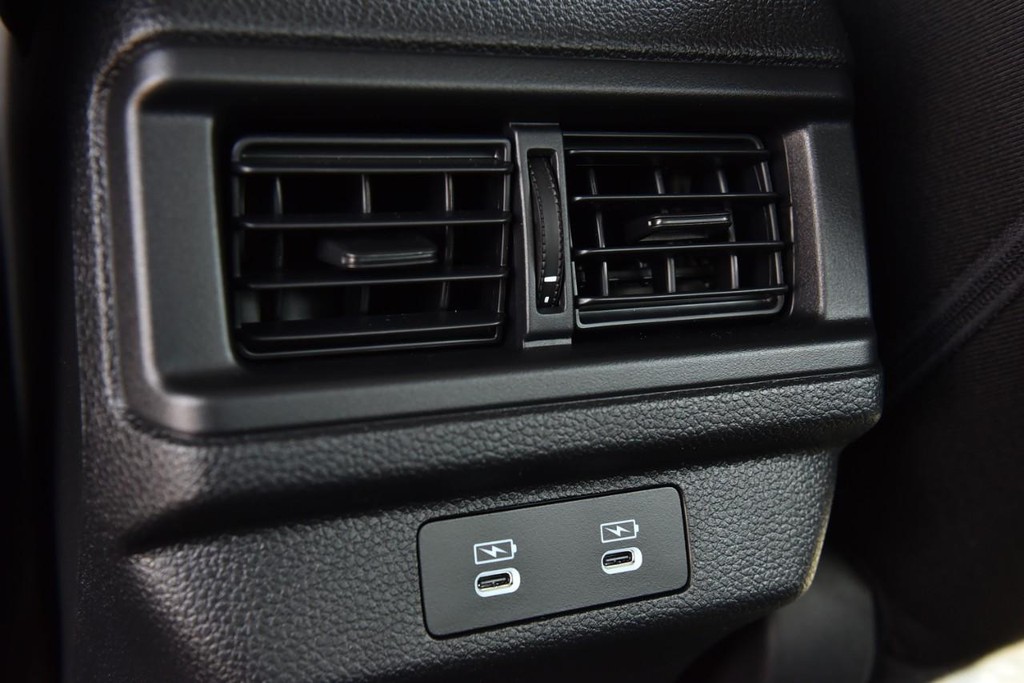 Honda Accord Sedan Vehicle Image 23