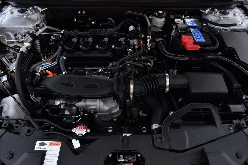 Honda Accord Sedan Vehicle Image 25