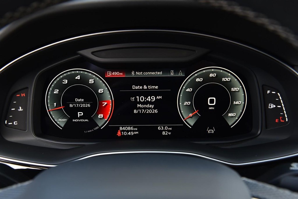 Audi SQ7 Vehicle Image 13