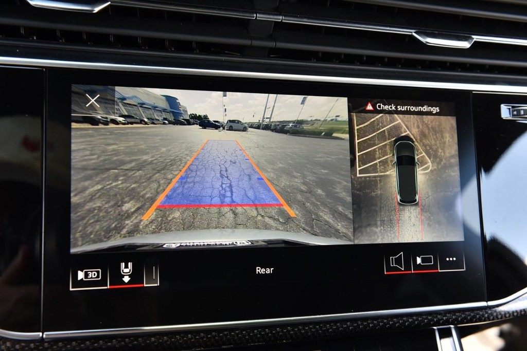 Audi SQ7 Vehicle Image 14