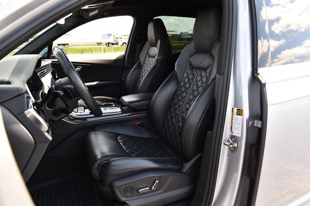 Audi SQ7 Vehicle Image 20