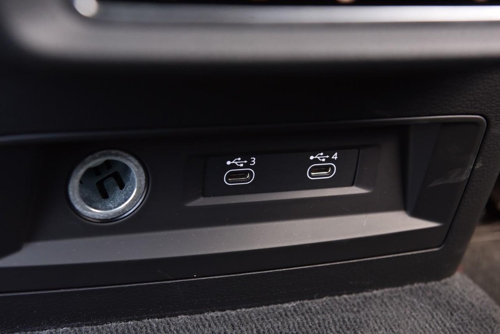 Audi SQ7 Vehicle Image 25