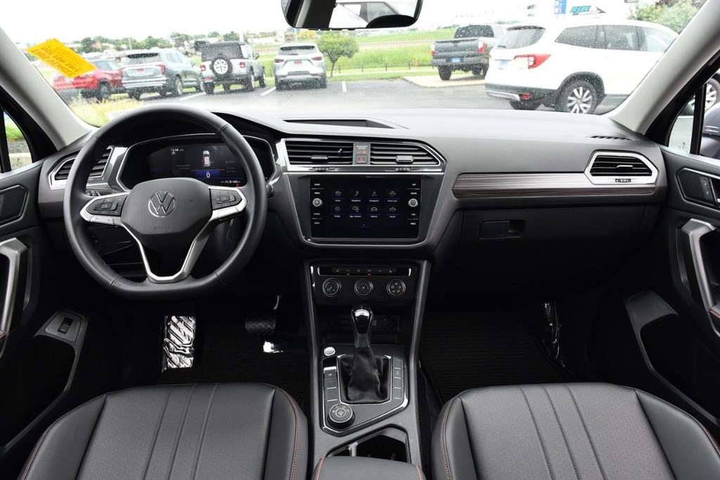 Volkswagen Tiguan Vehicle Image 07