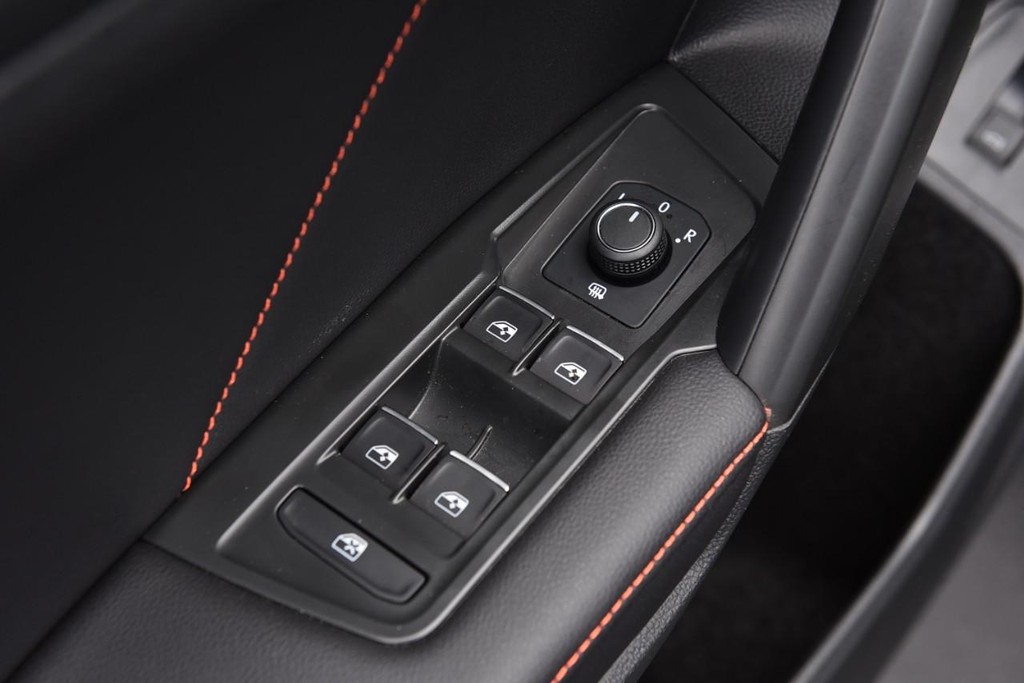 Volkswagen Tiguan Vehicle Image 08