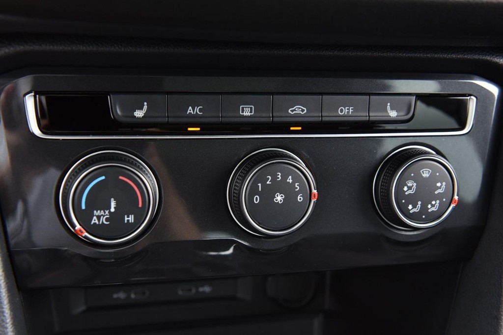 Volkswagen Tiguan Vehicle Image 15