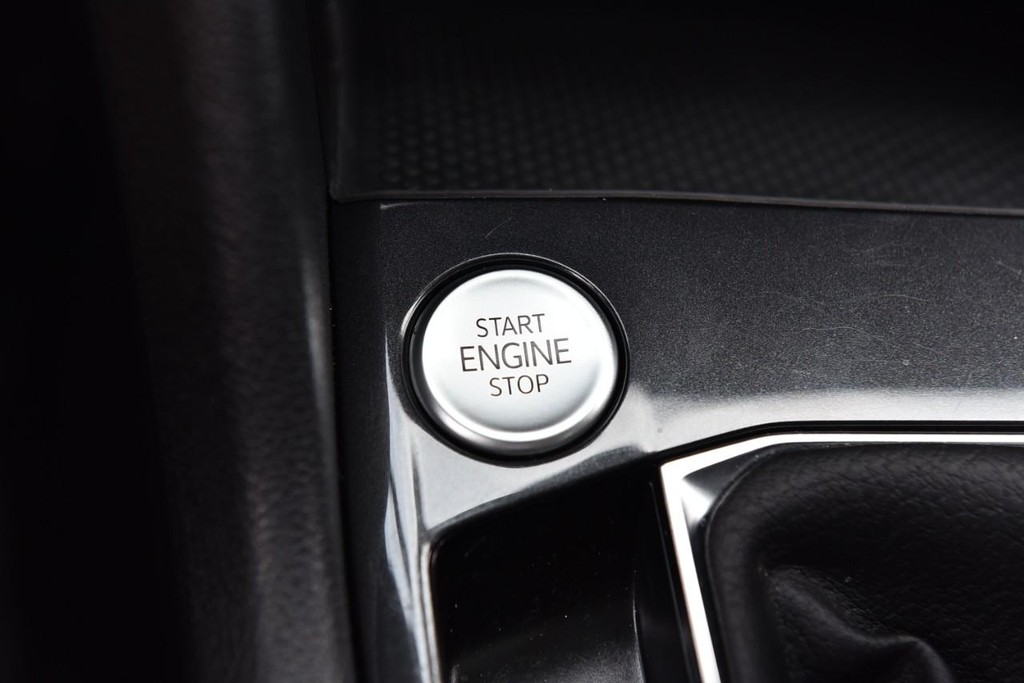 Volkswagen Tiguan Vehicle Image 17