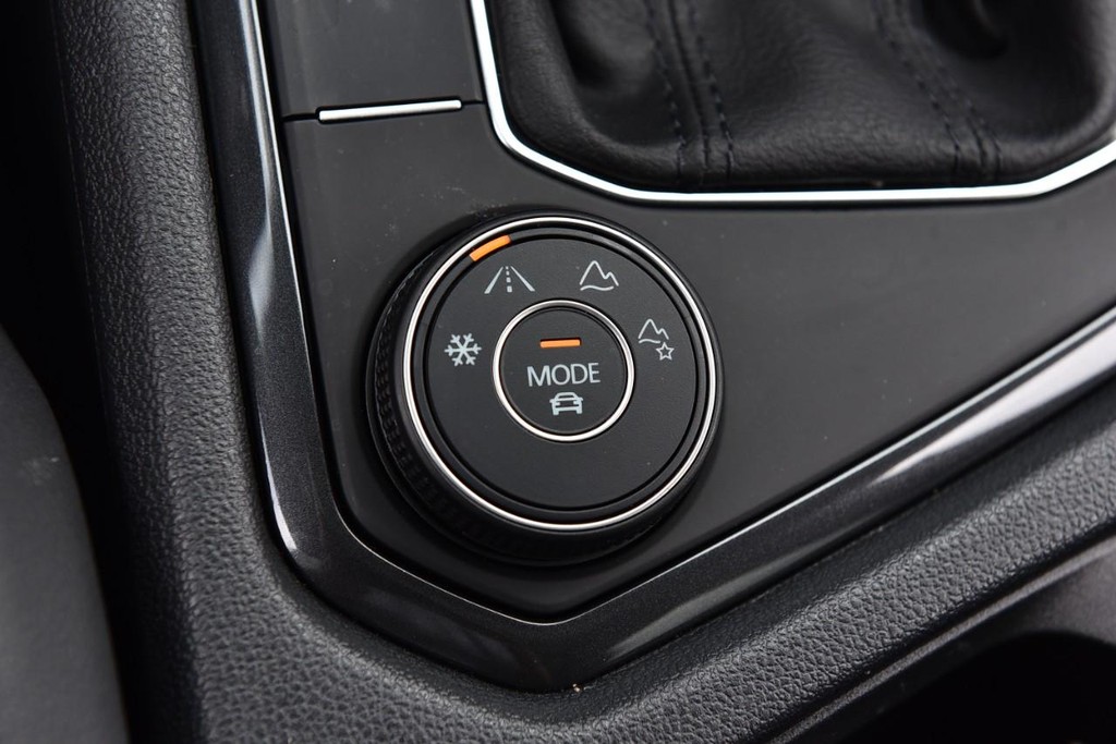 Volkswagen Tiguan Vehicle Image 18