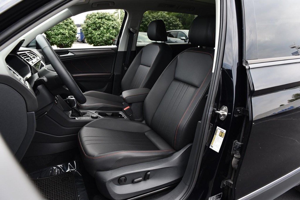 Volkswagen Tiguan Vehicle Image 20
