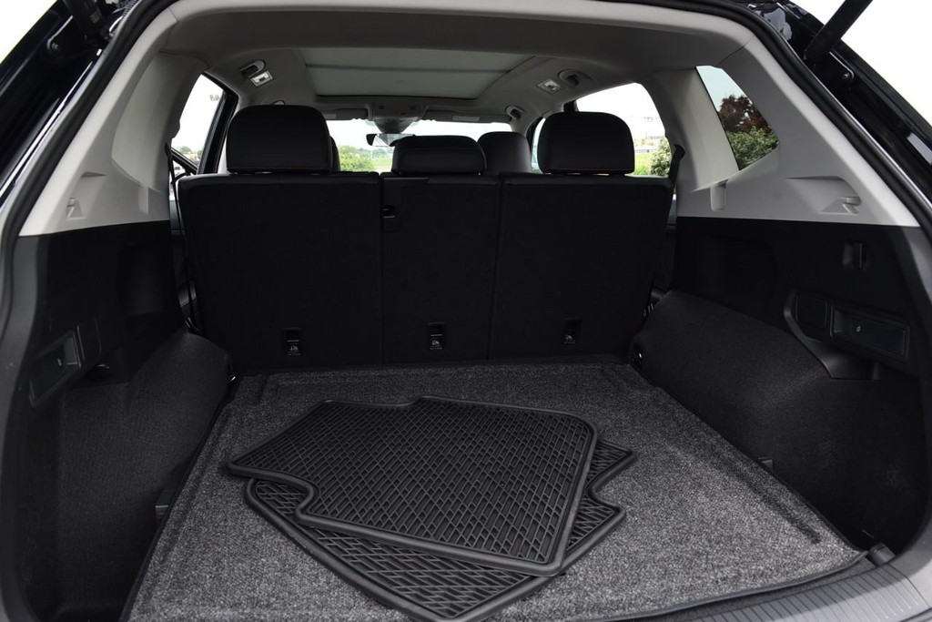Volkswagen Tiguan Vehicle Image 26