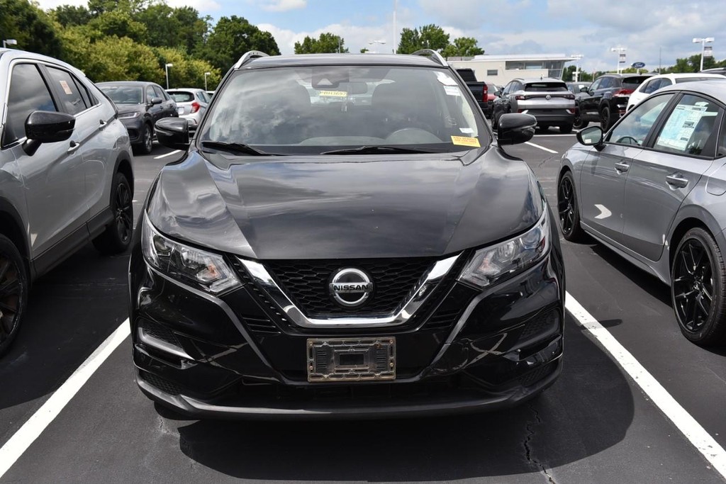 Nissan Rogue Sport Vehicle Image 03