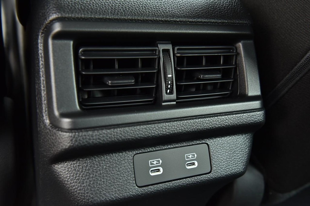 Honda Accord Sedan Vehicle Image 24
