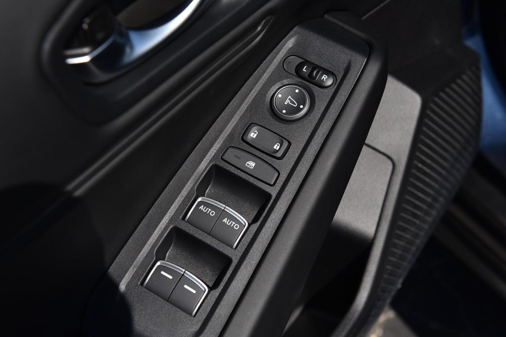 Honda Accord Sedan Vehicle Full-screen Gallery Image 8