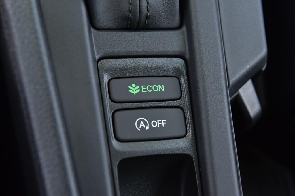 Honda Accord Sedan Vehicle Full-screen Gallery Image 16